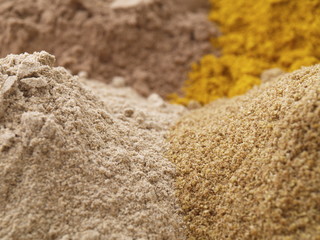 kardamom und kumin pulver