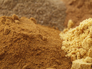 zimt und anis pulver