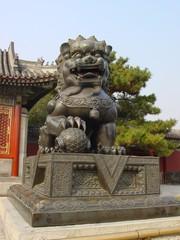 dragón de bronce en el palacio de verano beijing