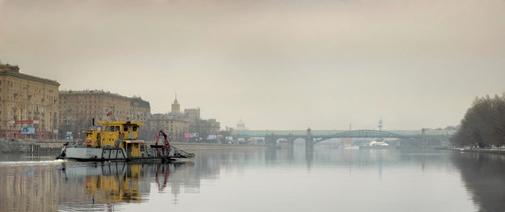 floating boat at moskva river