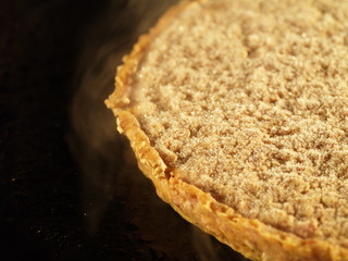 gefrorener hamburger auf dem grill