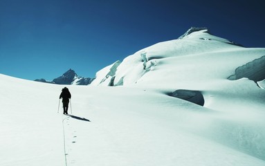 the climb on the ishinca peak