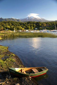 Villarica Volcano And Boat - Pucón