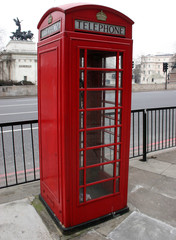 Fototapeta premium red telephone box