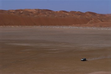 driving in the empty quarter - 2867055