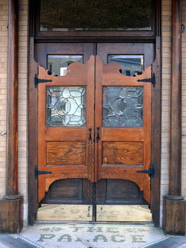 saloon doors