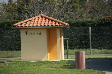 toilettes publiques