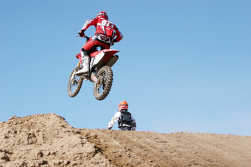 dirt bikes airborne