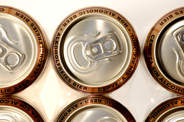 row golden aluminum non alcoholic beer cans