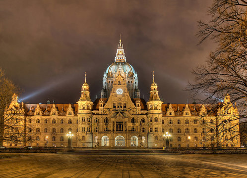 neues rathaus in hannover von vorne