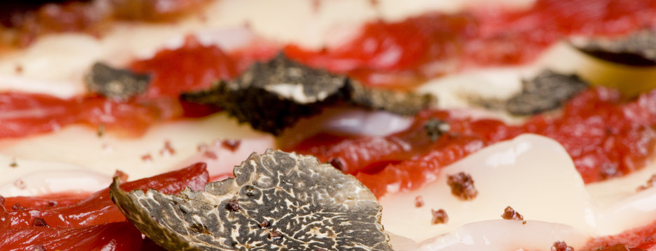carpaccio de poisson &agrave; la truffe noire