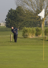 Obraz premium joueur de golf en approche 3