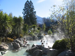 Photo sur Plexiglas Nouvelle-Zélande source chaude, montagne froide