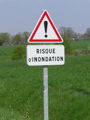 0935 - panneau "risque d'inondation"