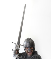 schwertkaempfermitaugenhelm