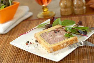 tranche de p&acirc;t&eacute; en cro&ucirc;te