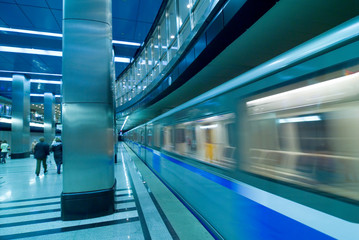 moscow metro passengers