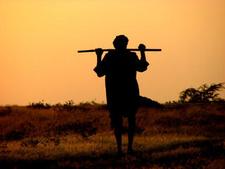 Fototapeta na wymiar indian pasterz sylwetka