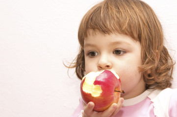 Fototapeta na wymiar girl with apple