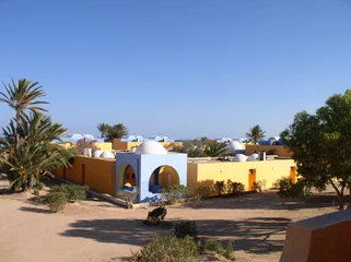 Selbstklebende Fototapete Tunesien Landschaft von Tunesien Medina Palme