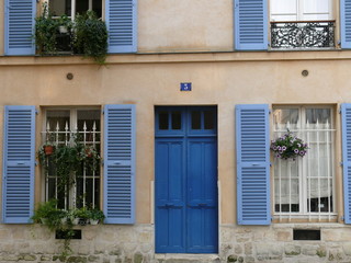 petite fa&ccedil;ade fleurie.