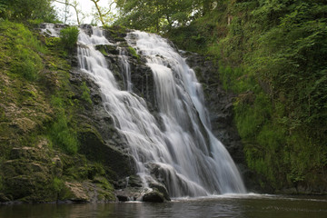 Fototapeta na wymiar waterfall2