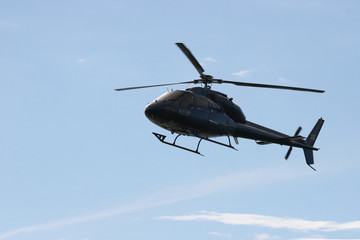 Fototapeta na wymiar niebieski helikopter
