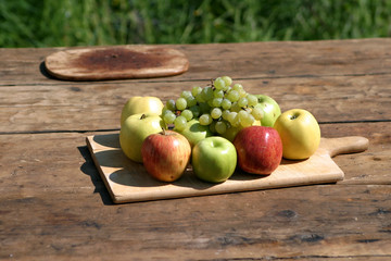äpfel und trauben