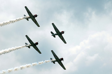 planes in an airshow