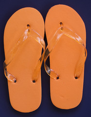 orange flipflops thongs