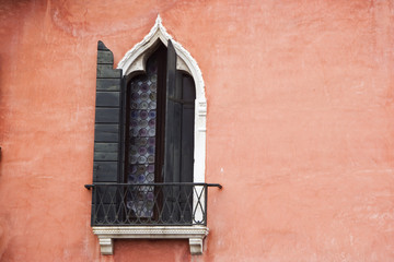 Fototapeta na wymiar venetian window