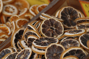 Fototapeta na wymiar rondelles d'oranges confites