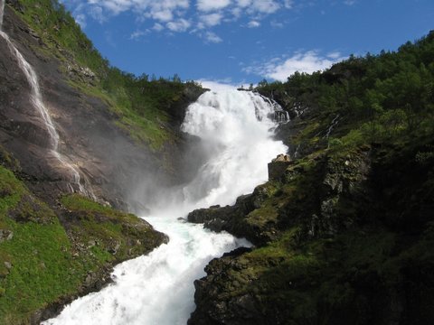 kjossfossen-waterfall © muehle