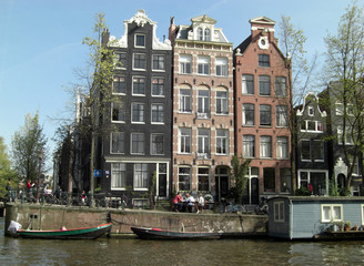 Fototapeta na wymiar amsterdam from canal