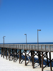 Naklejka premium pier out to the atlantic