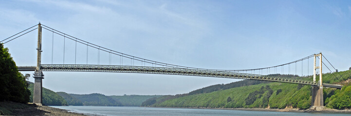 près d'un pont le 23/04 vers 14h45