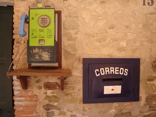 old telephone in monells