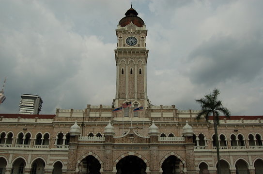 clock at sultan abdul samad building