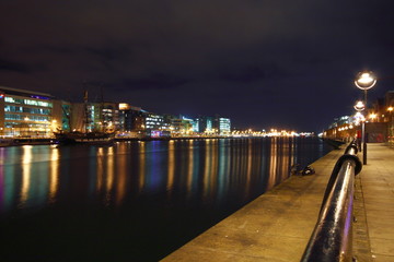 dublin's ifsc at night