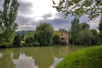 les berges de la rivi&egrave;re