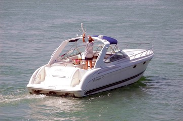 cabin cruiser