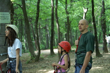 famille en forêt