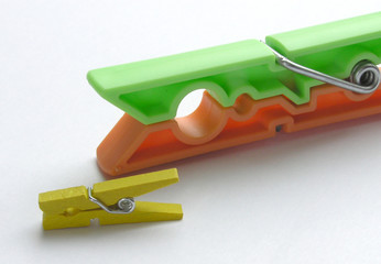 1012- pinces à linges