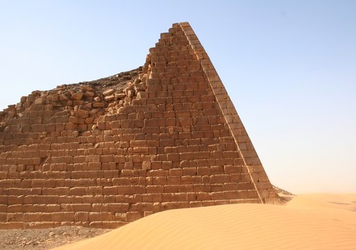 pyramid at meroe sudan