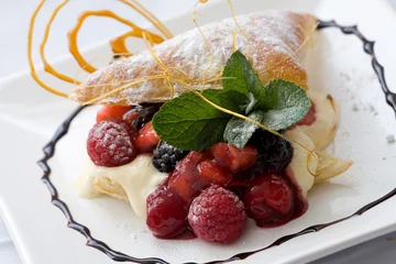 Rolgordijnen  pastry dessert © Simone van den Berg