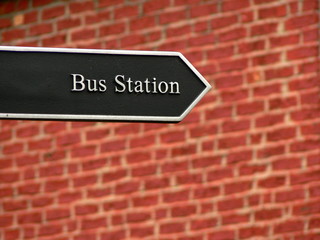 Obraz premium bus station sign