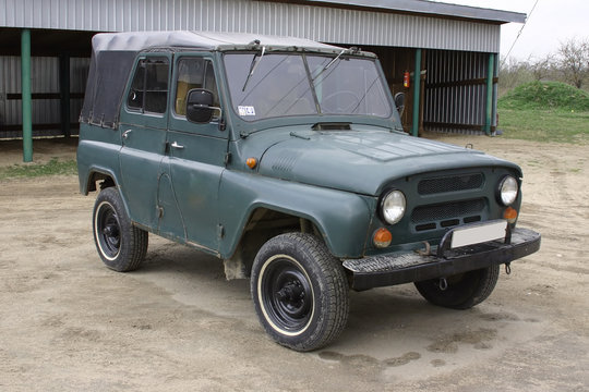 4x4 oldtimer russian jeep - uaz.