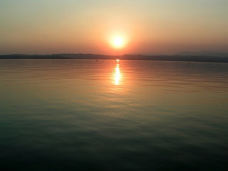 coucher de soleil au lac de garde