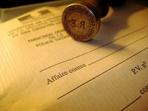 scell&eacute; sur enveloppe adminsitrative couleur