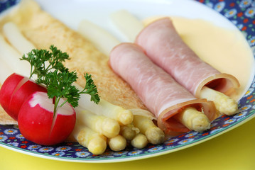 spargel mit schinken und soße